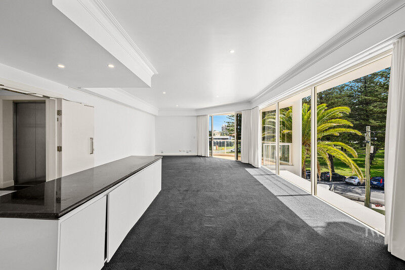 3 / 106 Old Burleigh Road, Broadbeach Qld 4218