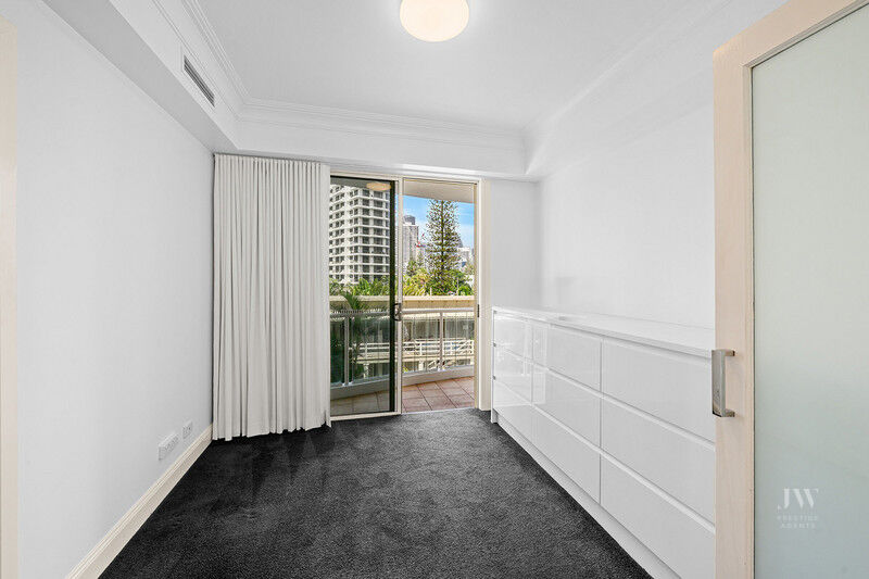 3 / 106 Old Burleigh Road, Broadbeach Qld 4218