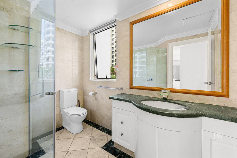 3 / 106 Old Burleigh Road, Broadbeach Qld 4218