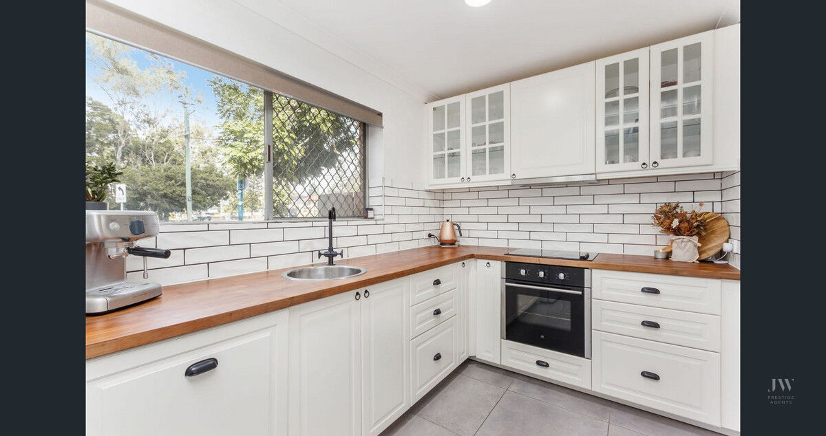 1 / 7 Sixth Avenue, Miami Qld 4220