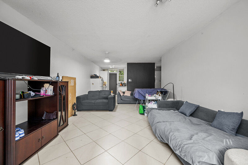 2 / 8 Elizabeth Avenue, Broadbeach Qld 4218