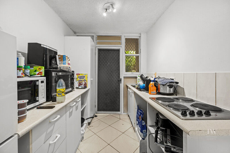 2 / 8 Elizabeth Avenue, Broadbeach Qld 4218
