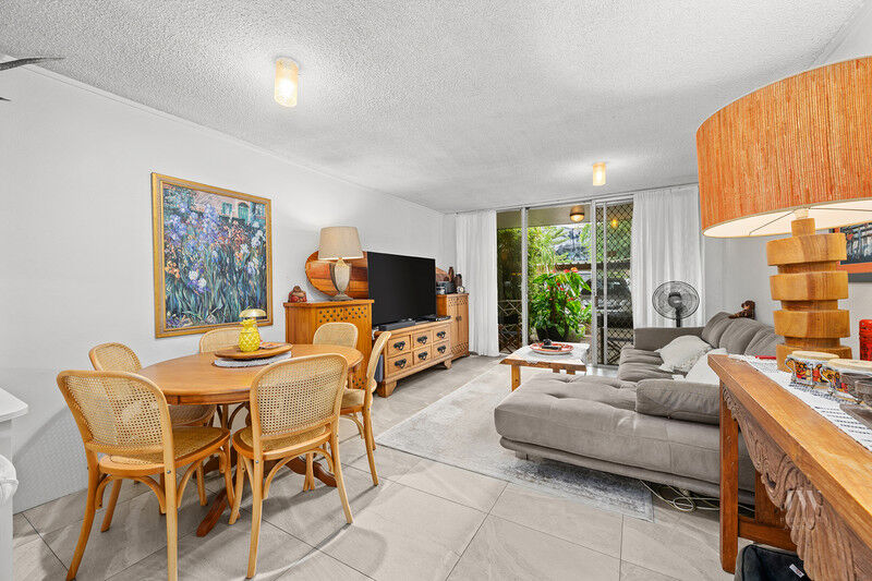 1 / 8 Elizabeth Avenue, Broadbeach Qld 4218