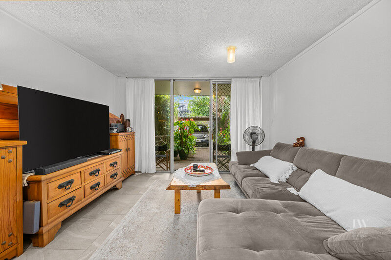 1 / 8 Elizabeth Avenue, Broadbeach Qld 4218