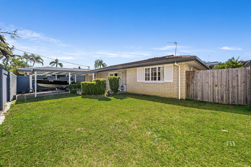 26 Ilkinia Avenue, Broadbeach Waters Qld 4218