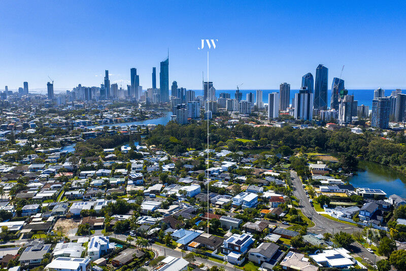 26 Ilkinia Avenue, Broadbeach Waters Qld 4218
