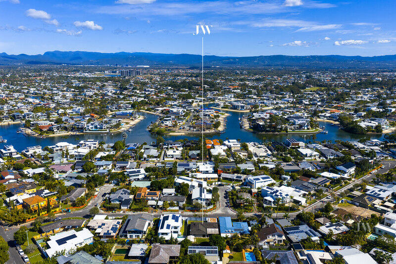 26 Ilkinia Avenue, Broadbeach Waters Qld 4218
