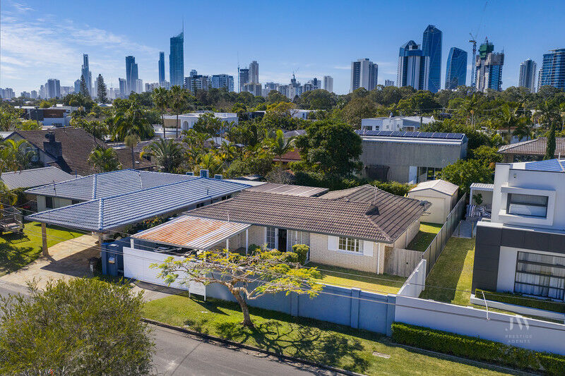 26 Ilkinia Avenue, Broadbeach Waters Qld 4218