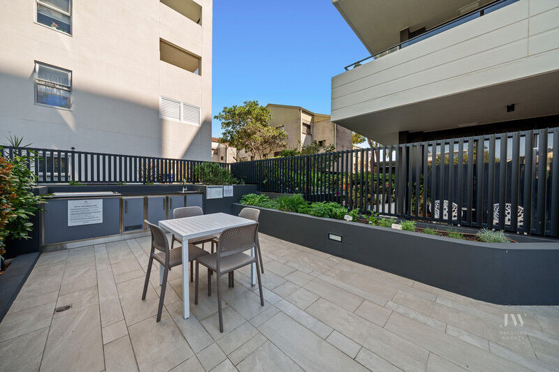307 / 110-112 Frank Street, Labrador Qld 4215