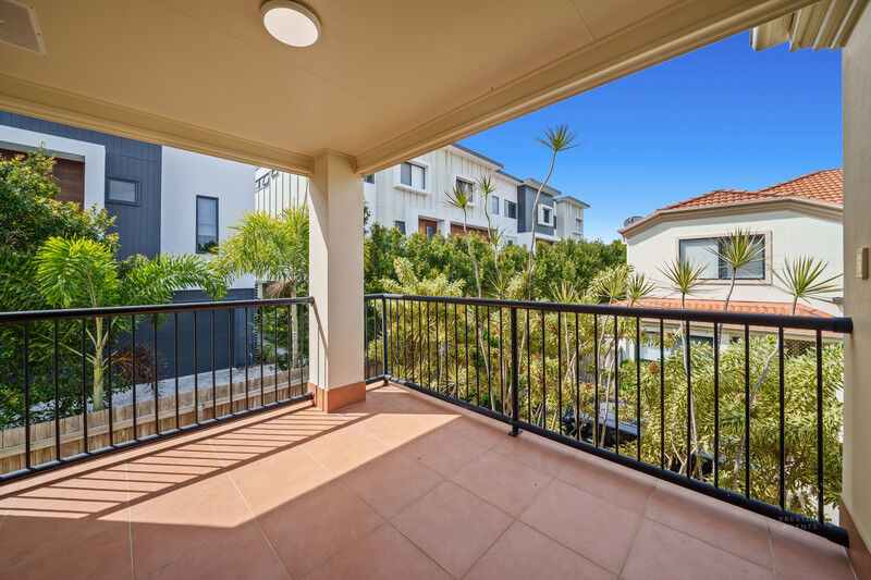 2 / 80 Pohlman Street, Southport Qld 4215