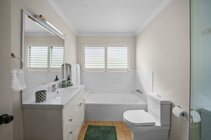 2 / 80 Pohlman Street, Southport Qld 4215