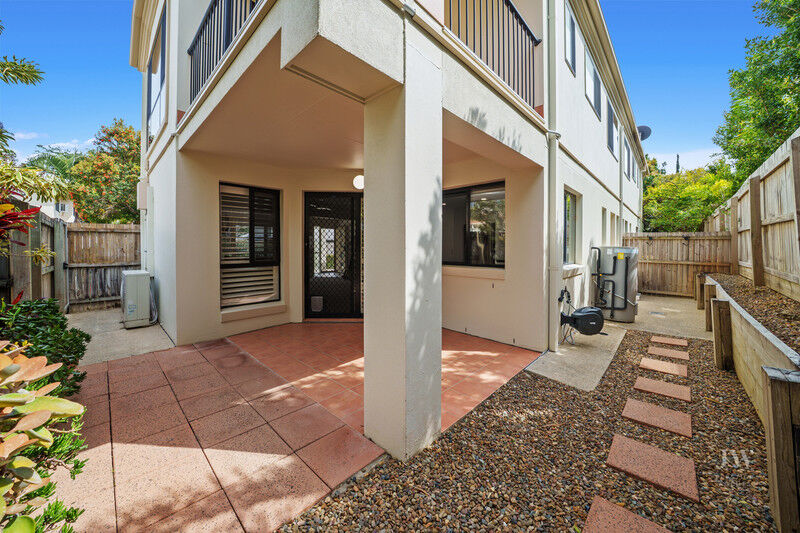 2 / 80 Pohlman Street, Southport Qld 4215