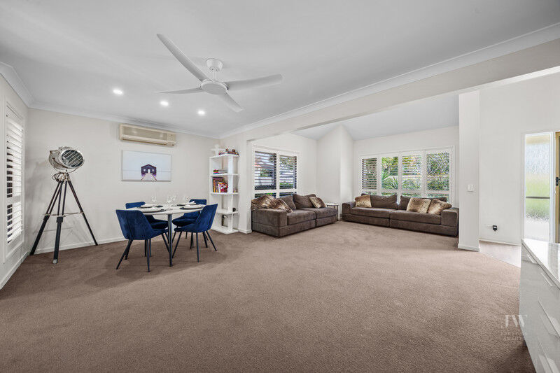 2 / 80 Pohlman Street, Southport Qld 4215