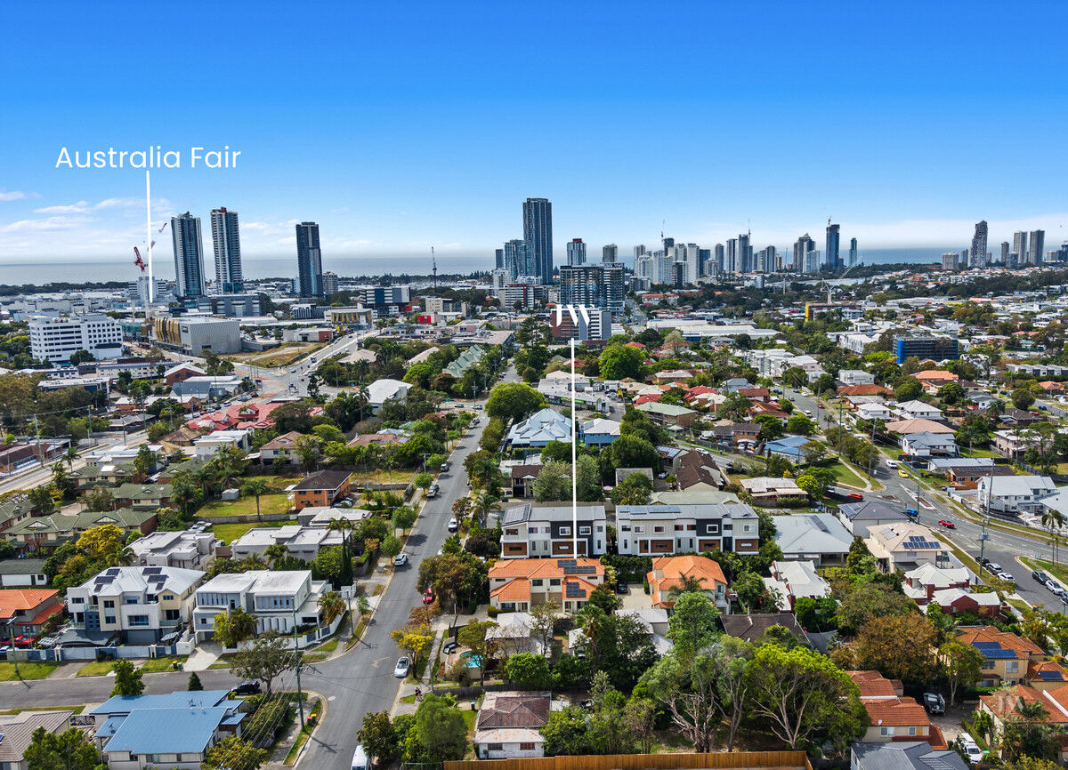 2 / 80 Pohlman Street, Southport Qld 4215