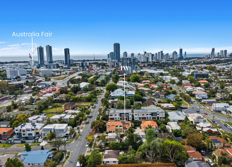 2 / 80 Pohlman Street, Southport Qld 4215