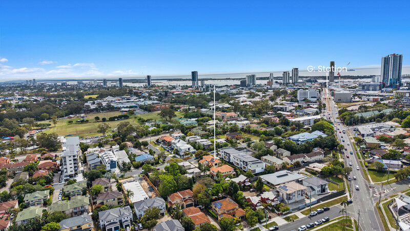 2 / 80 Pohlman Street, Southport Qld 4215
