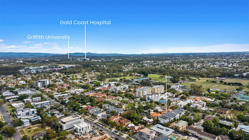 2 / 80 Pohlman Street, Southport Qld 4215
