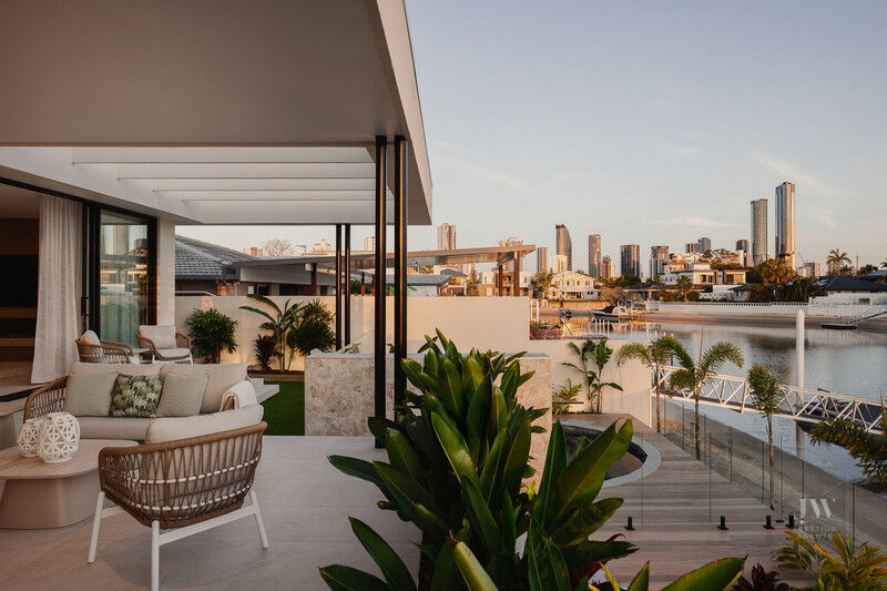 12 Grant Place, Broadbeach Waters Qld 4218