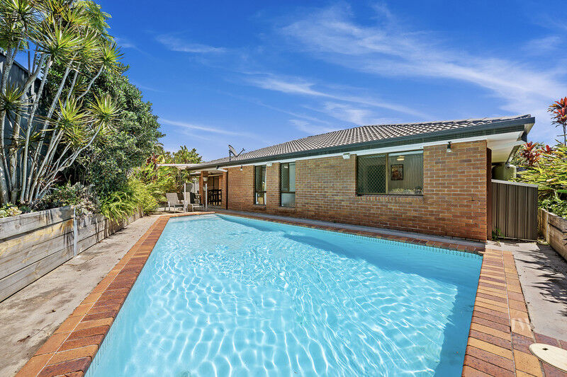 6 Cammeray Court, Robina Qld 4226