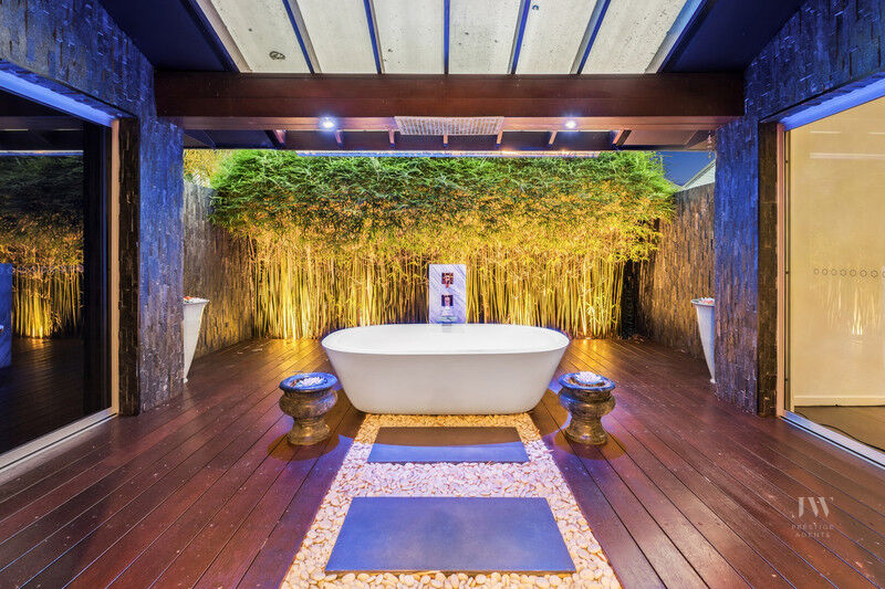 728 Nerang-broadbeach Road & 6 Reid Court, Carrara Qld 4211