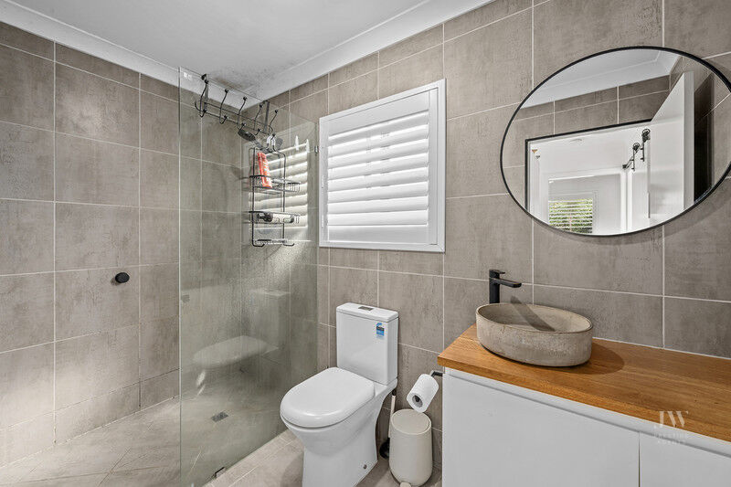 1 / 7 Sixth Avenue, Miami Qld 4220