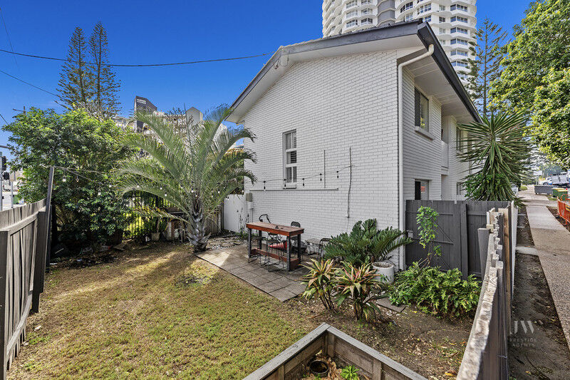 1 / 7 Sixth Avenue, Miami Qld 4220