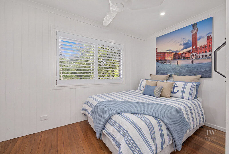 1 / 7 Sixth Avenue, Miami Qld 4220