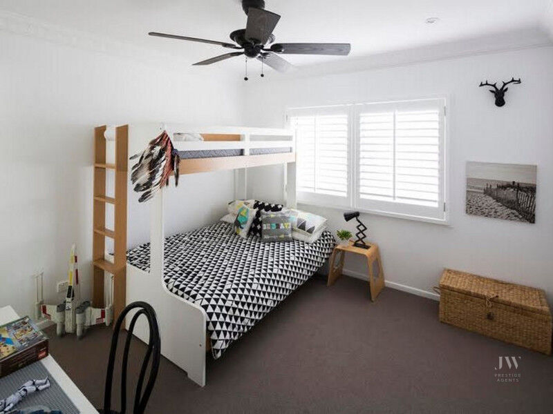 8 Seagull Avenue, Mermaid Beach Qld 4218