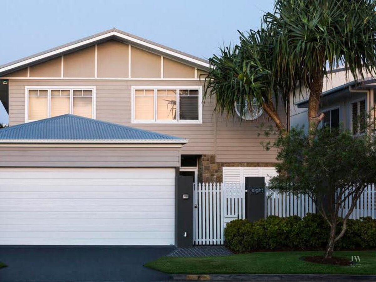 8 Seagull Avenue, Mermaid Beach Qld 4218