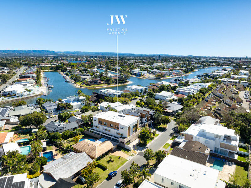 2 / 8 Avanti Street, Mermaid Waters Qld 4218