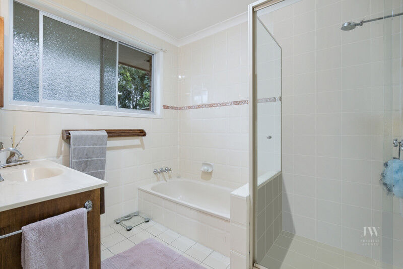 10 Allawah Avenue, Palm Beach Qld 4221