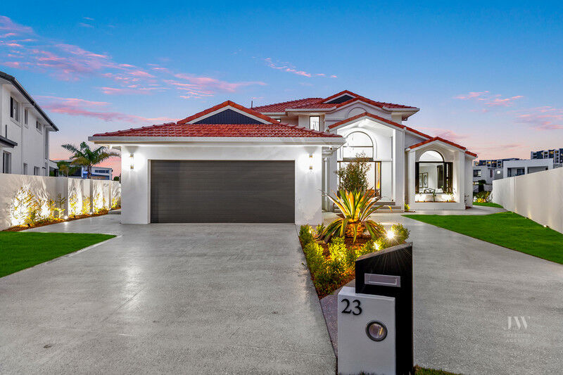 23 Cessnock Close, Mermaid Waters Qld 4218