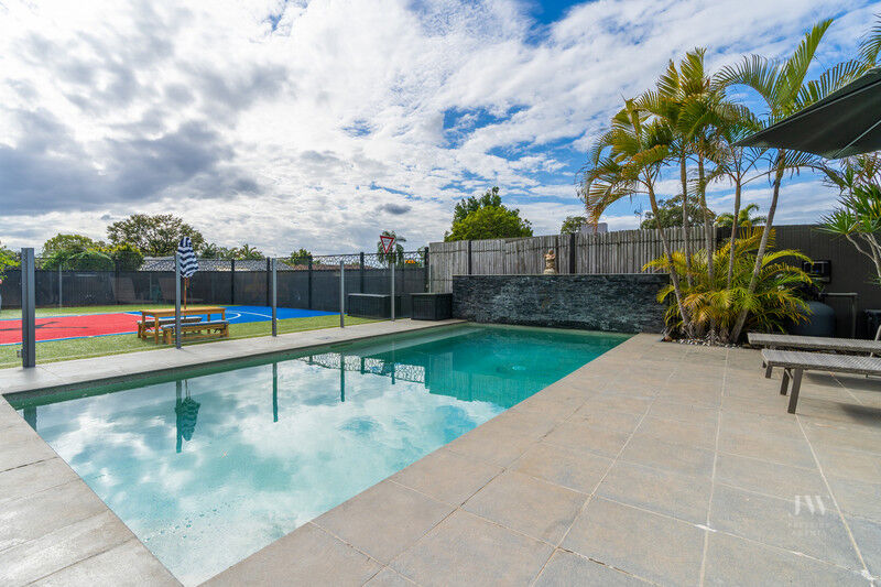 92 Parkes Drive, Helensvale Qld 4212