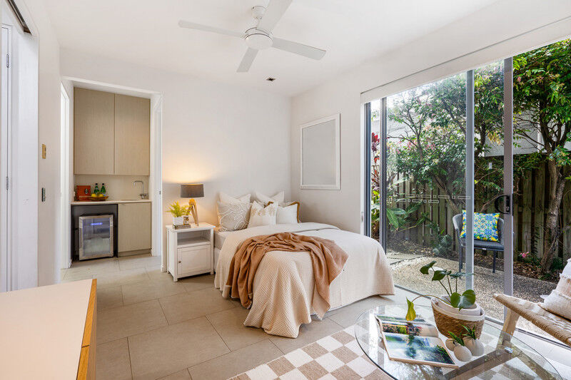 2 / 1381 Gold Coast Highway, Palm Beach Qld 4221