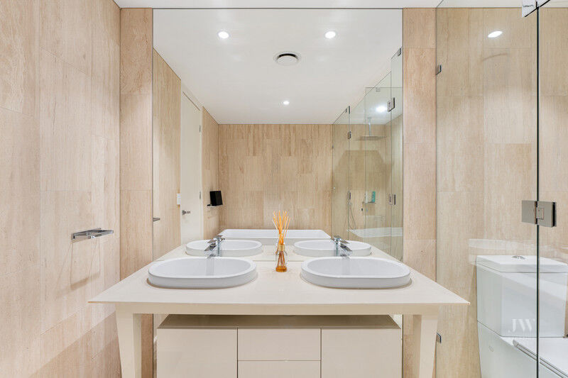 302e / 1 Marina Drive, Benowa Qld 4217