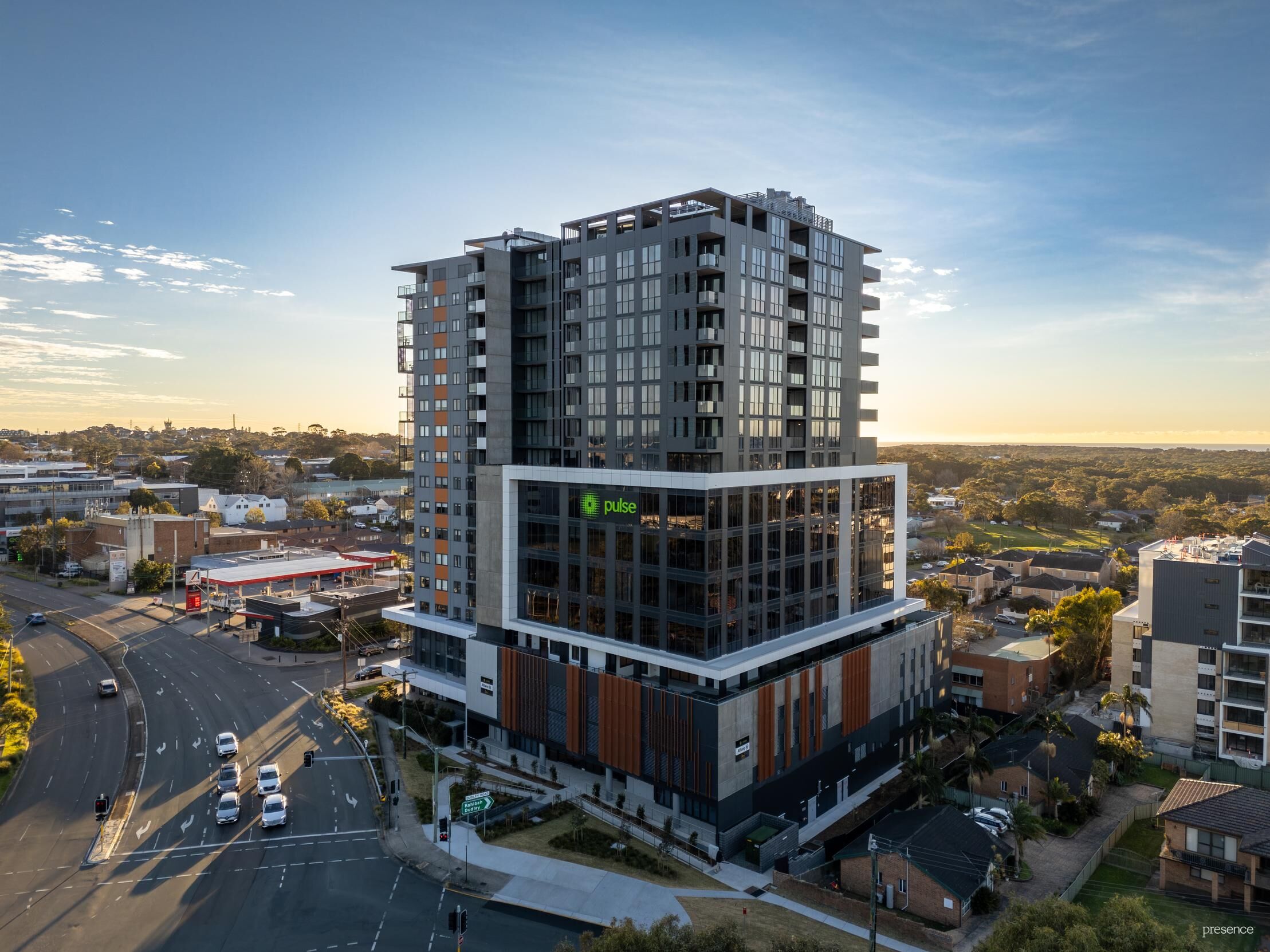 Guide $825,000 - $880,000