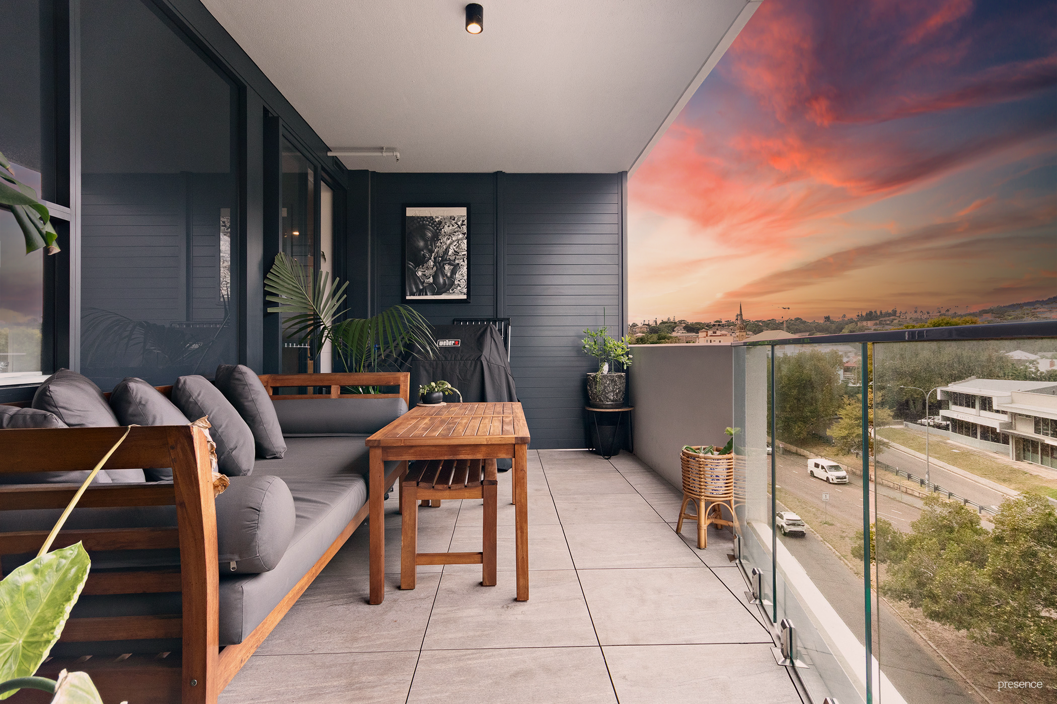 $950,000 - $1,045,000 Friendly Auction