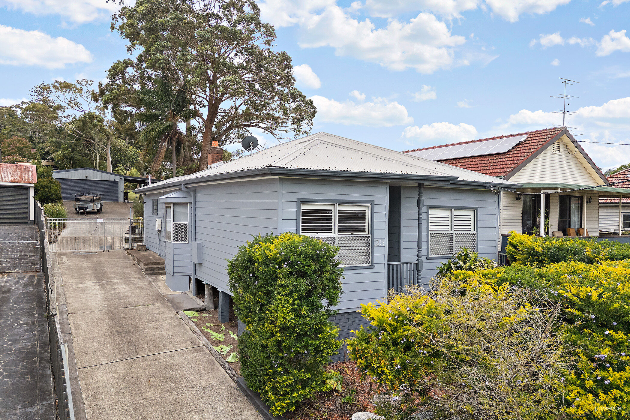 Selling $990,000 - $1,089,000