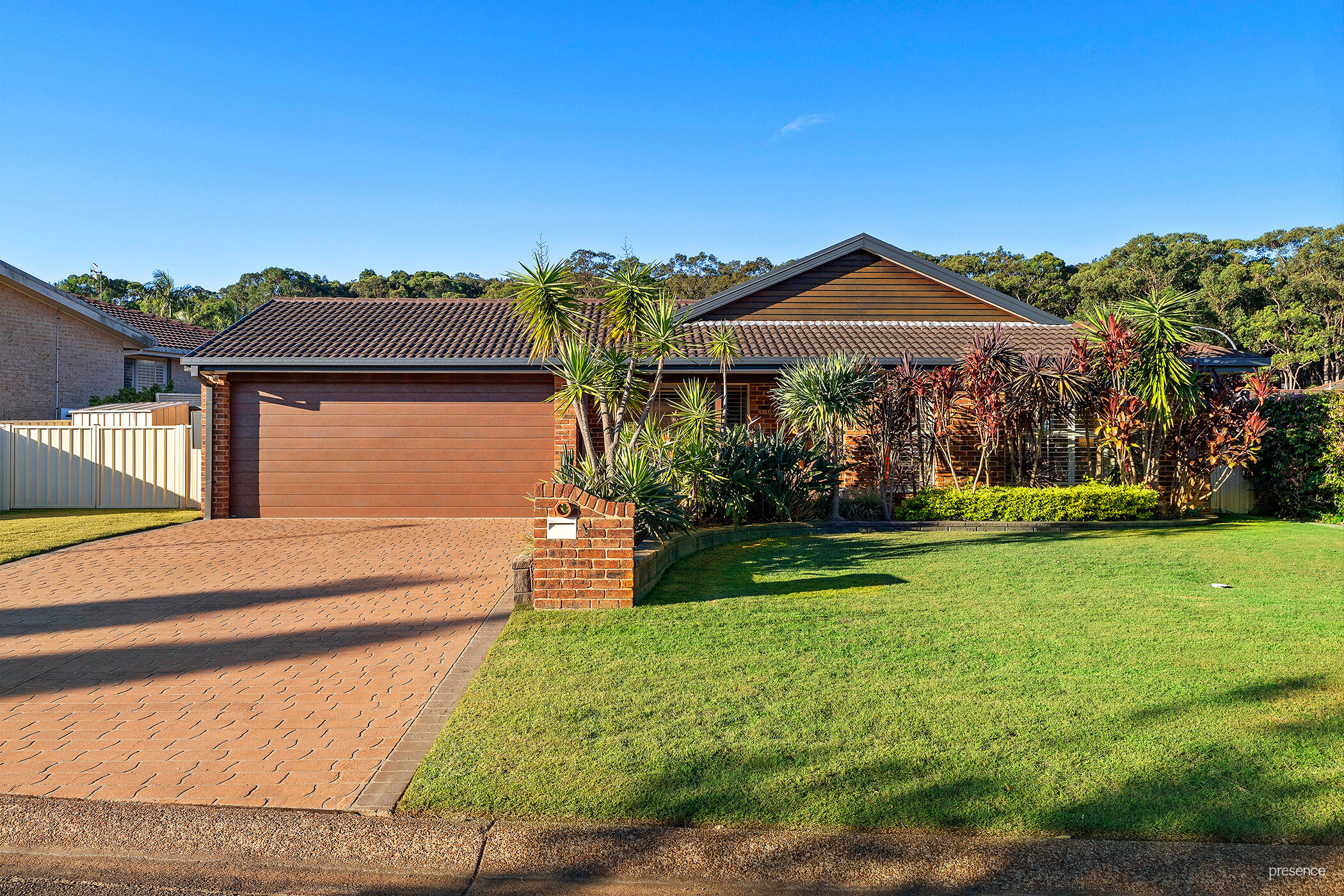 Selling $1,495,000 - $1,575,000