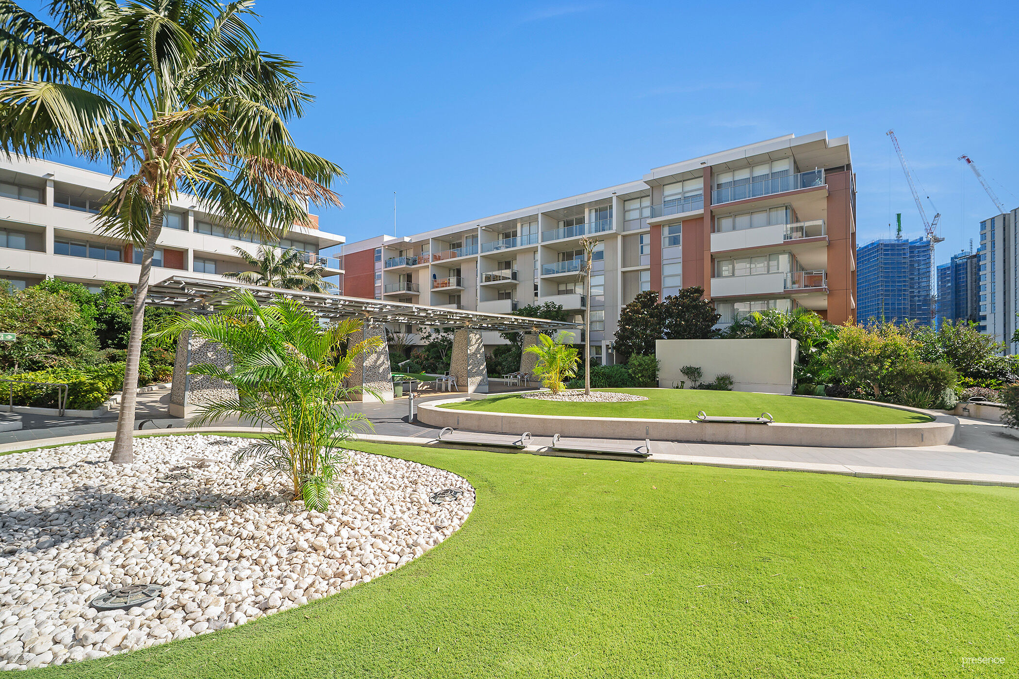 Guide $600,000 - $650,000