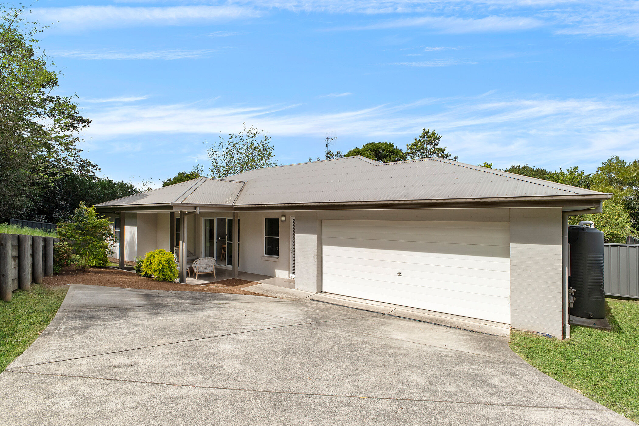 Guide $1,050,000
