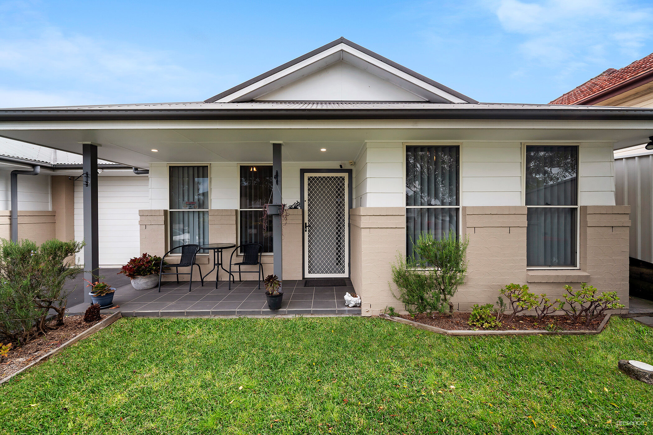 Guide $660,000 - $715,000
