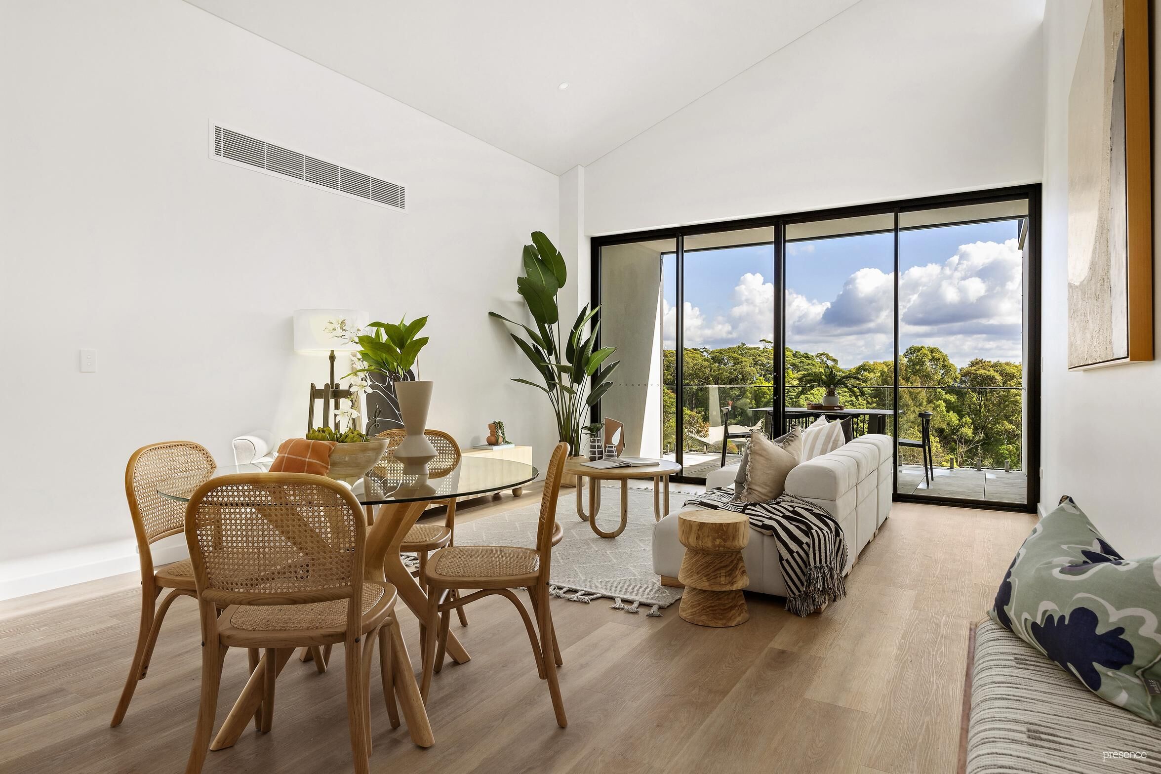 Guide $795,000 - $870,000