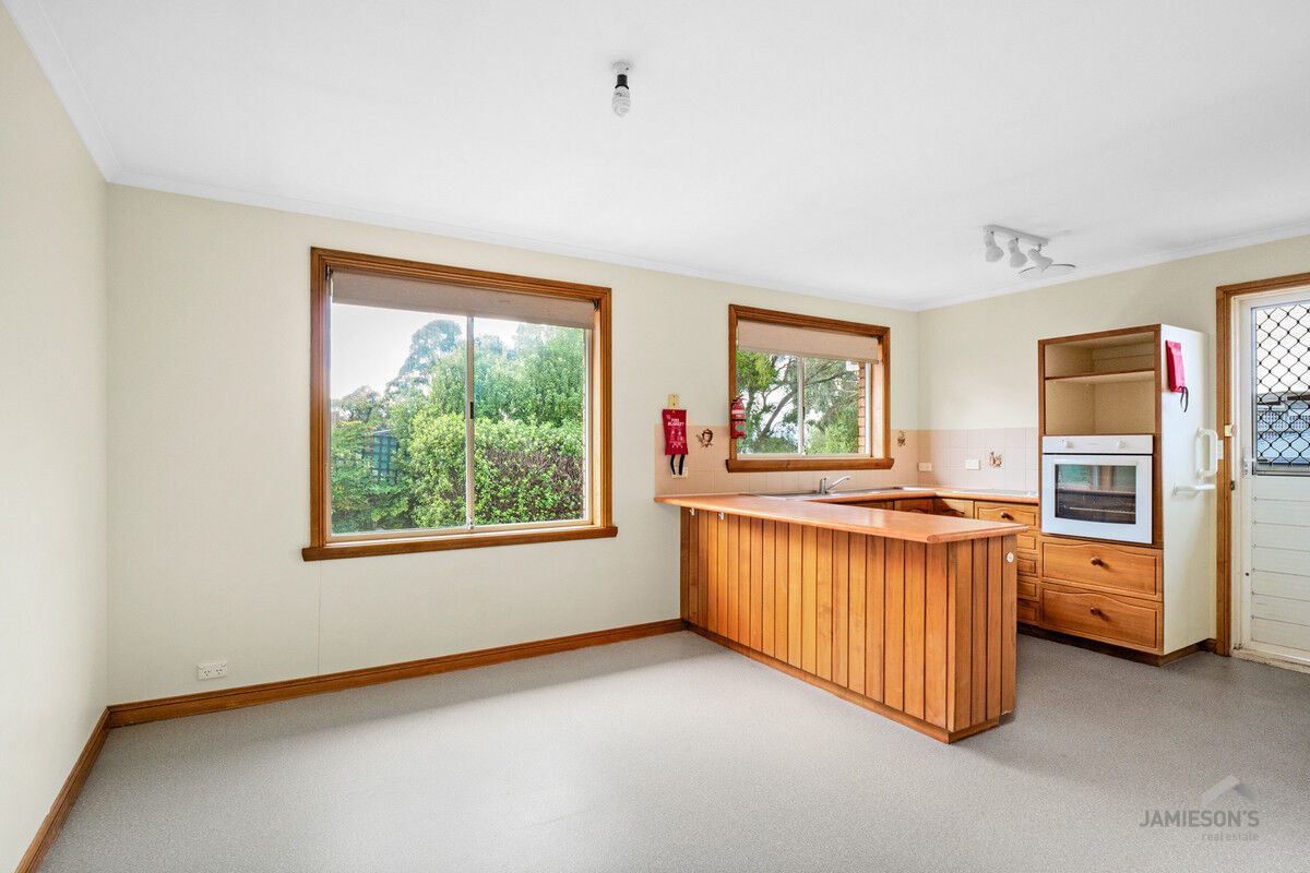 Summerhill Delight Lee Jamieson's Real Estate