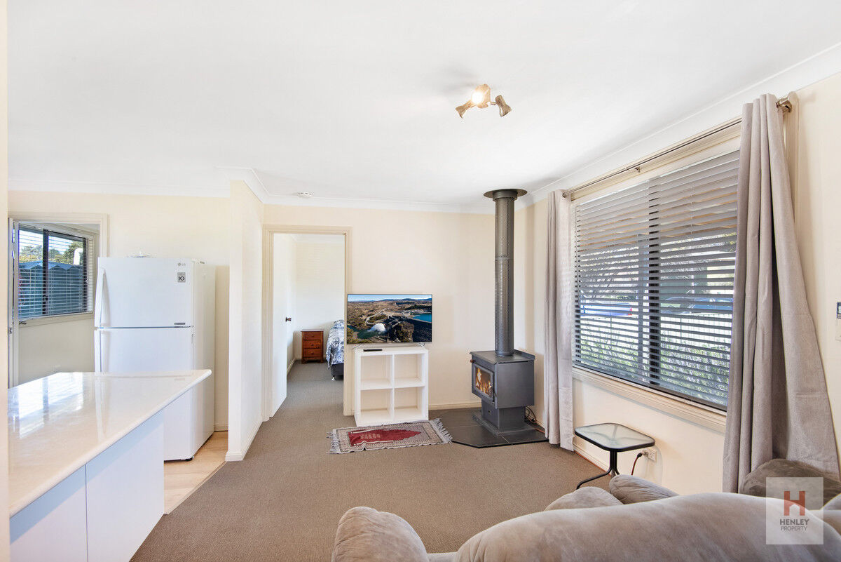 2 bedroom home available on a 12 months lease Henley Property Sales