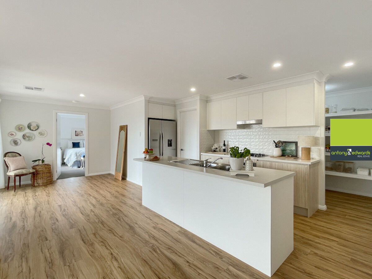 64 Quiberon Way, Goulburn NSW 2580, Goulburn - Thumbnail 4
