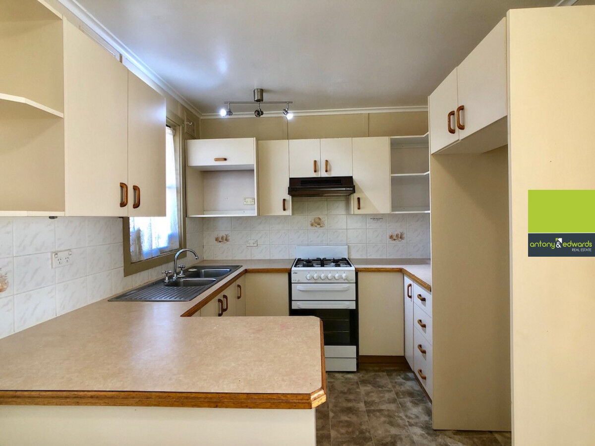 31 Robinson Street, Goulburn NSW 2580, Goulburn - Thumbnail 2