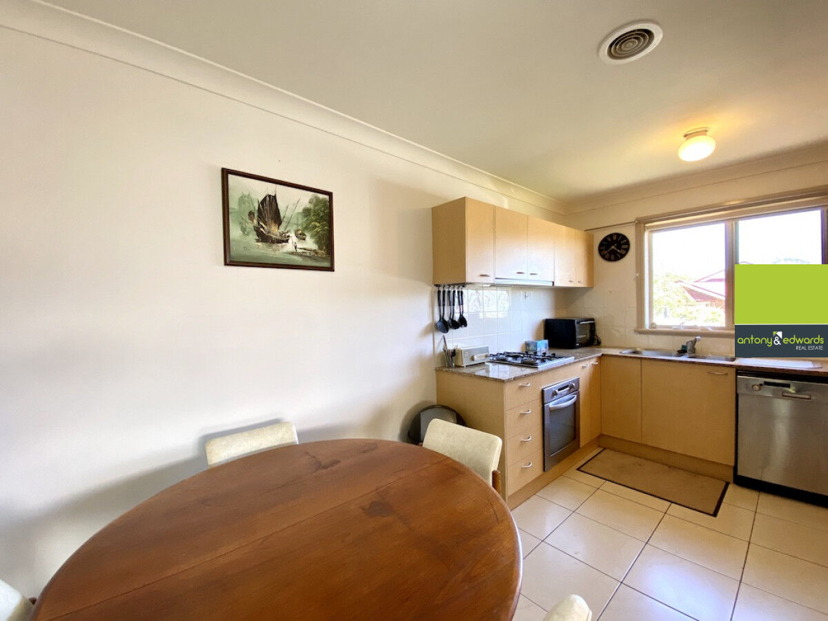 8 Holland Street, Goulburn NSW 2580, Goulburn - Thumbnail 3