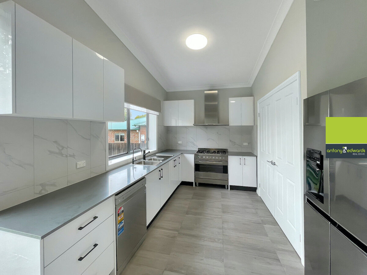 16 Victoria Street, Goulburn NSW 2580, Goulburn - Thumbnail 2