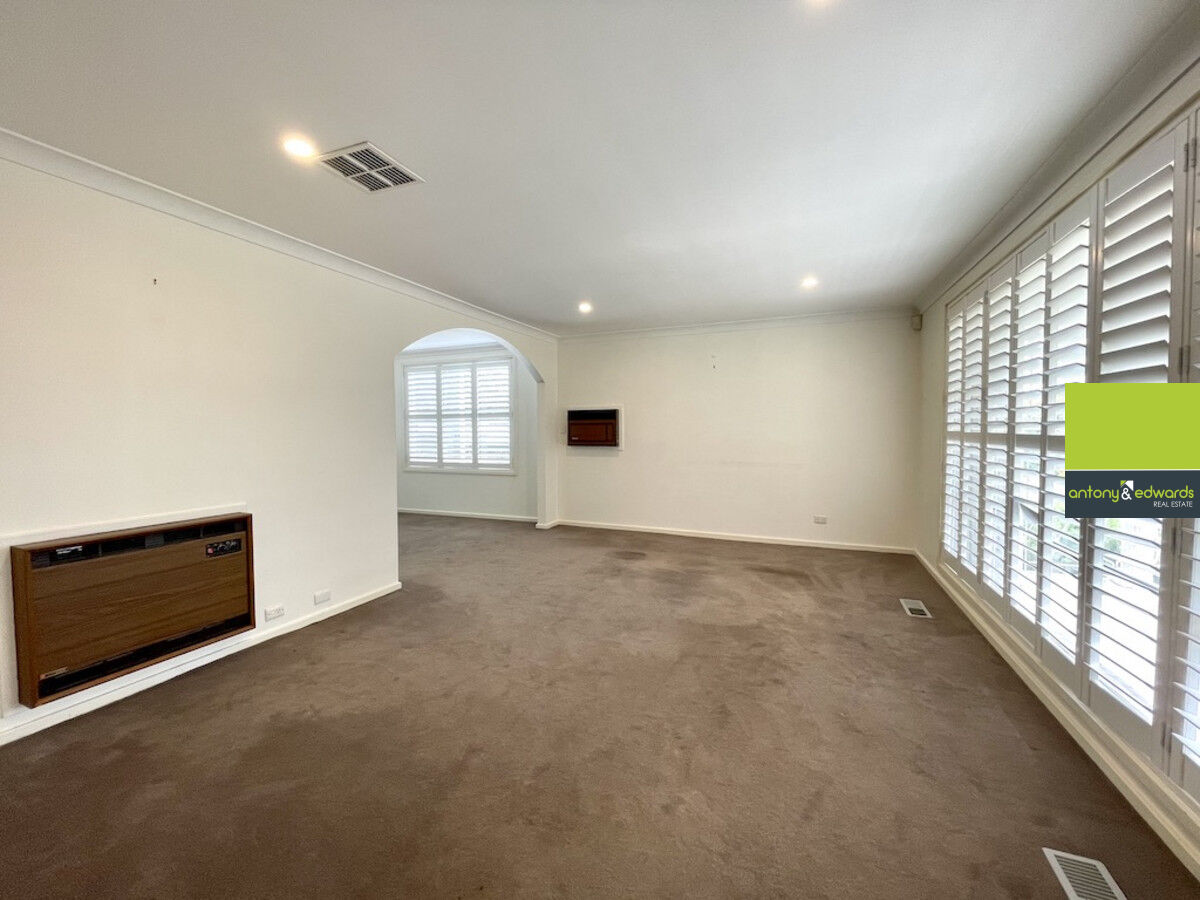 8 Macalister Drive, Goulburn NSW 2580, Goulburn - Thumbnail 2
